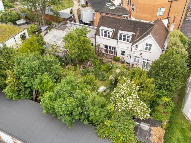 House for sale in Round Hill, Brighton & Hove