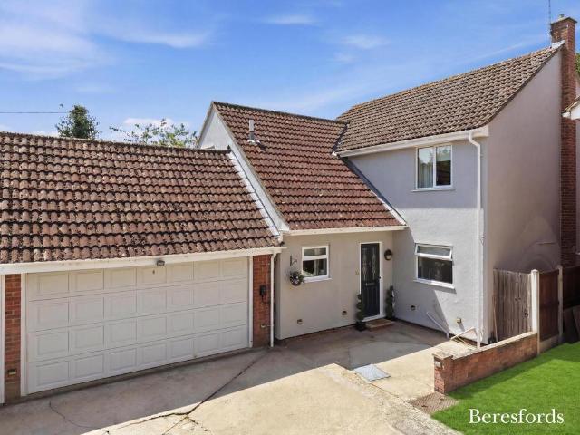 House for sale in Chipping Hill, Essex