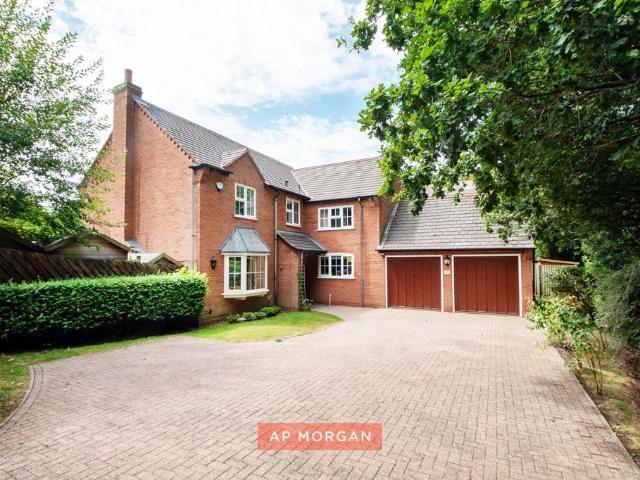 House for sale in Shirley, West Midlands