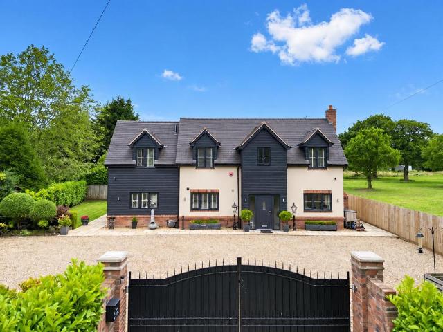 House for sale in Alderminster, Warwickshire
