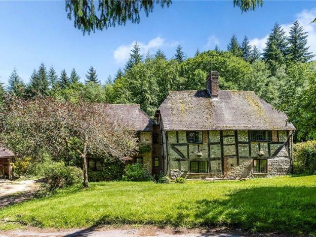 House for sale in Littlecote, West Sussex