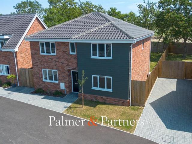 House for sale in Dale Hill, Essex
