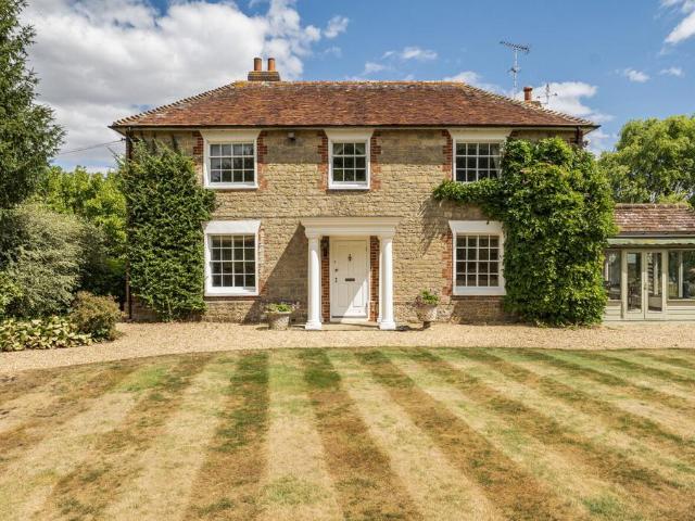 House for sale in Horsham, West Sussex