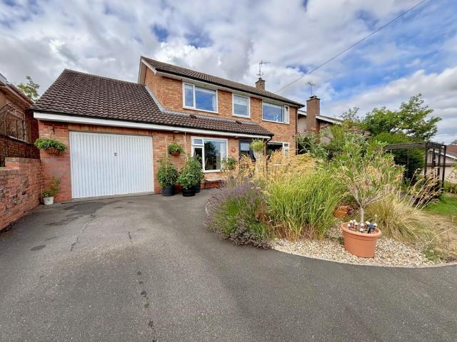 House for sale in Crookhill, Worcestershire
