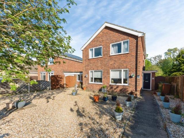 House for sale in The Willows, North East Lincolnshire