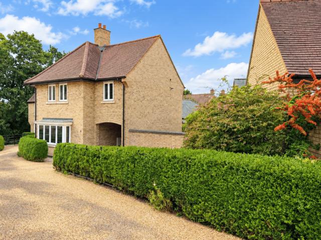 House for sale in Fairfield Park, Bedfordshire