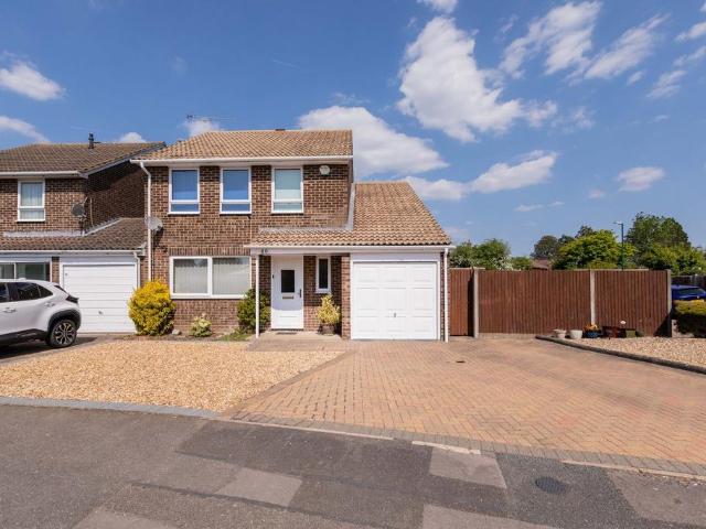 House for sale in Holyport, Bray