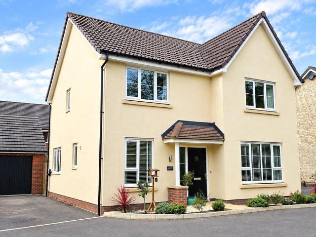 House for sale in Leigh Park, Westbury