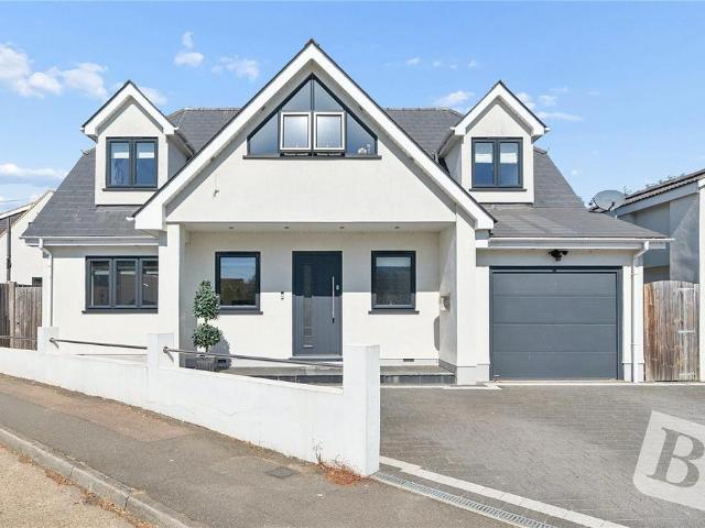 House for sale in Navestock Side, Essex