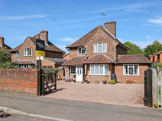 House for sale in Pachesham Park, Surrey