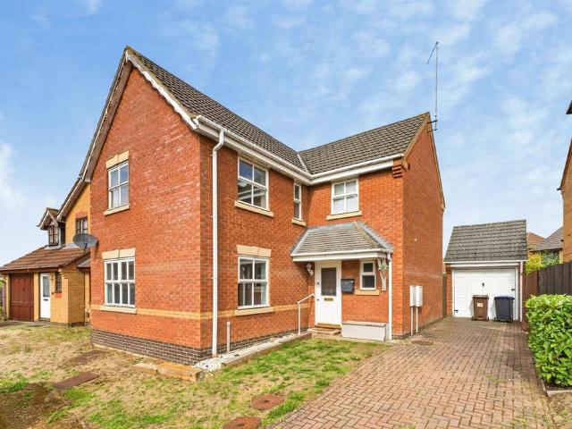 House for sale in Briar Hill, Northampton