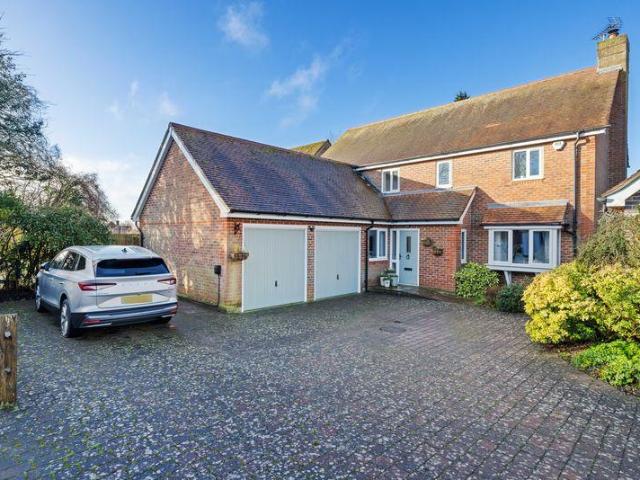 House for sale in Littlecote, West Sussex