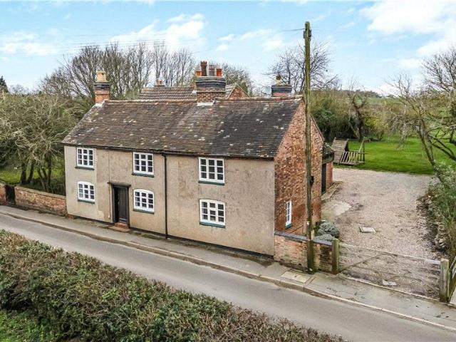 House for sale in Sutton Cheney, Barton