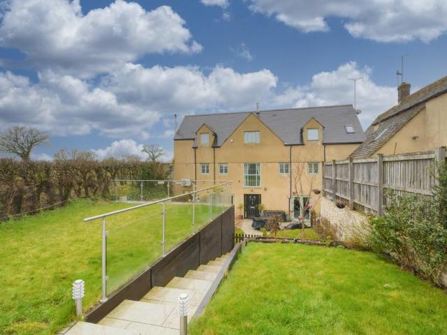House for sale in Fossebridge, Gloucestershire