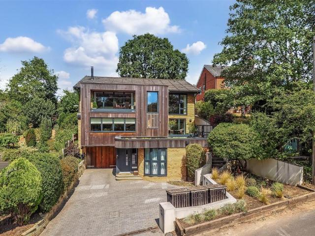 House for sale in Boundstone, Waverley