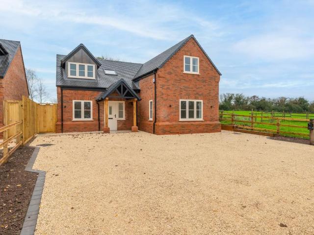 House for sale in Alderminster, Warwickshire
