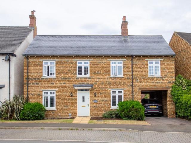 House for sale in Evershot, Oxfordshire