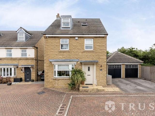 House for sale in Roberttown, West Yorkshire