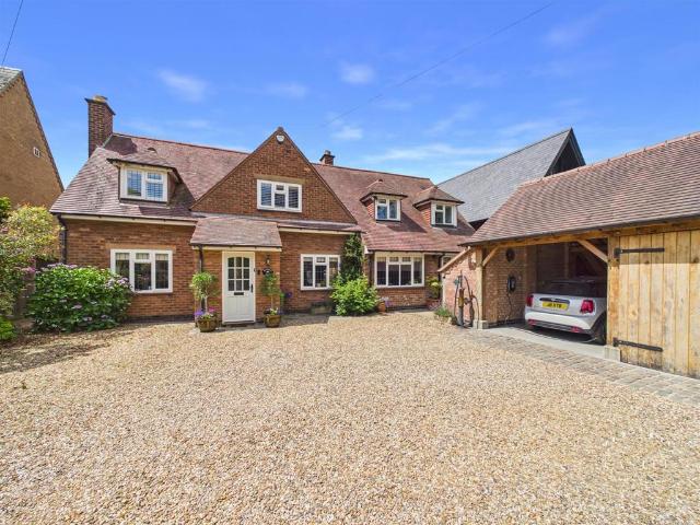 House for sale in Stretton Baskerville, Barton