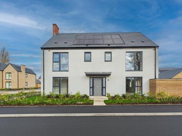 House for sale in Barton In Fabis, East Midlands