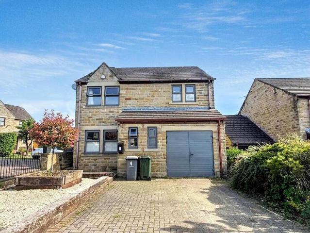 House for sale in Steeton, West Yorkshire