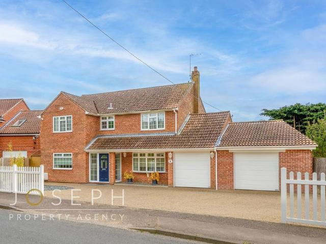 House for sale in Dale Hill, Essex