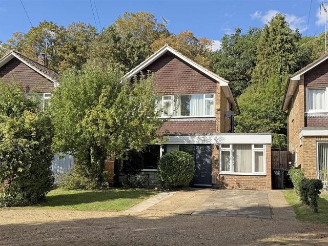 House for sale in Farncombe, Waverley