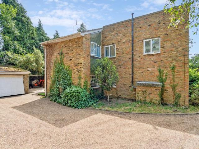 House for sale in Watford Rural, Batchworth