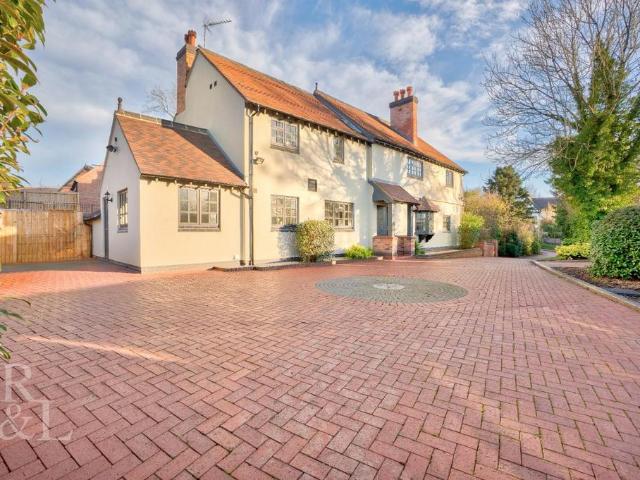 House for sale in Packington, North West Leicestershire
