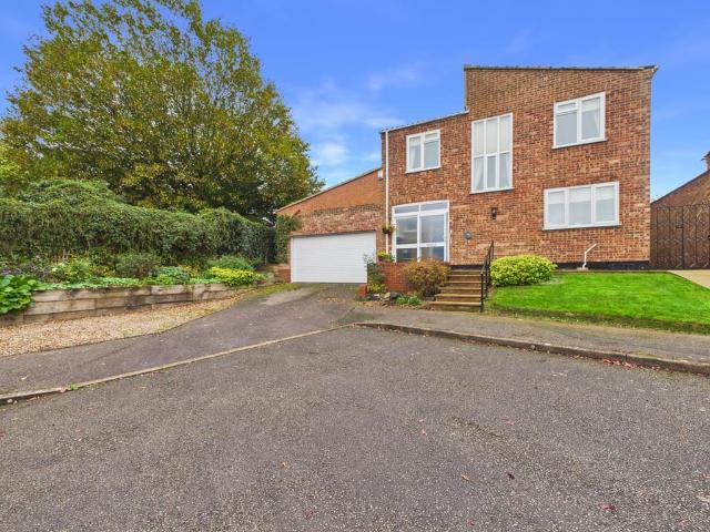 House for sale in Long Buckby, West Northamptonshire