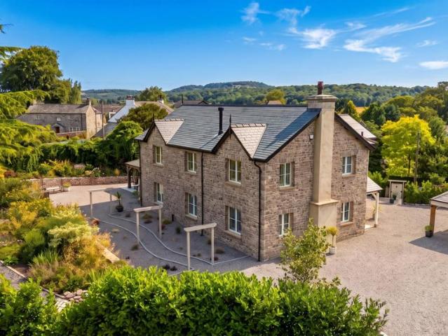 House for sale in Silverdale, Bare