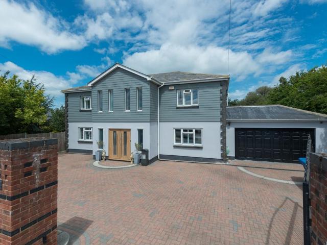House for sale in Hillborough, The Bridge