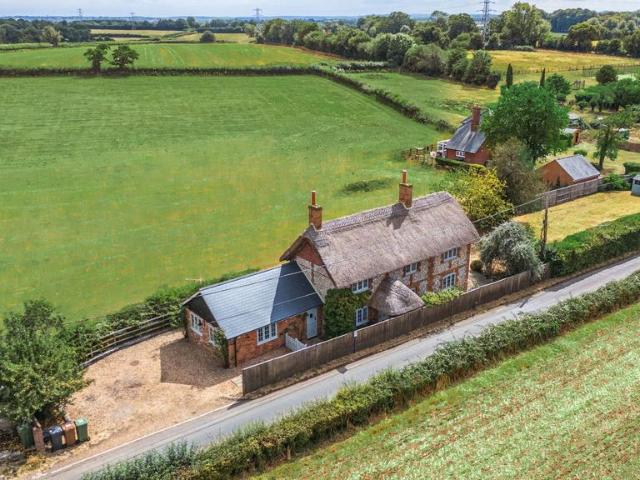 House for sale in Barton Stacey, Hampshire