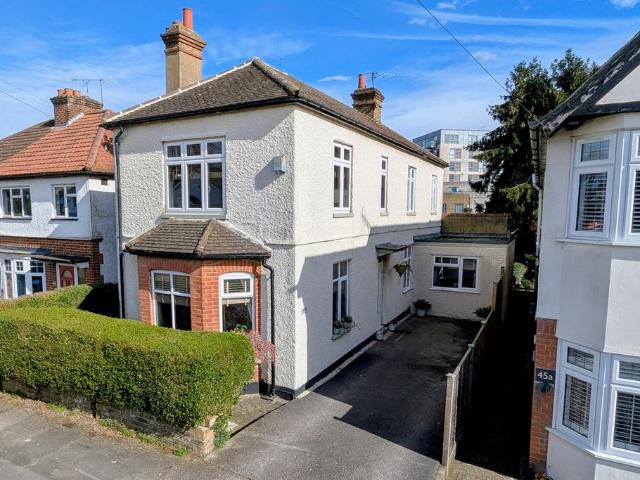 House for sale in Moorend, Pouchen End