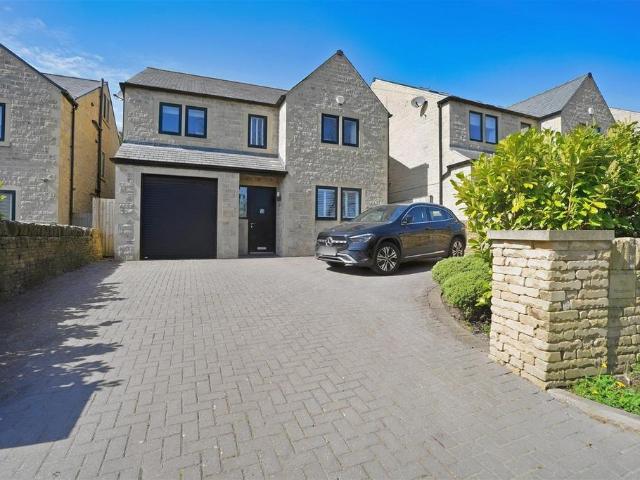 House for sale in Greetland, West Yorkshire