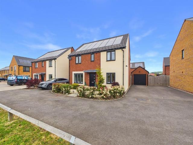 House for sale in The Cleevelands, Tewkesbury