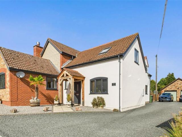House for sale in Gorsley