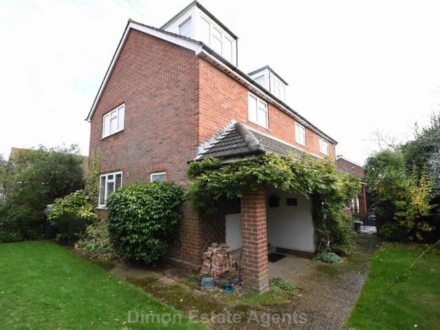 House for sale in Middlecroft, Hampshire