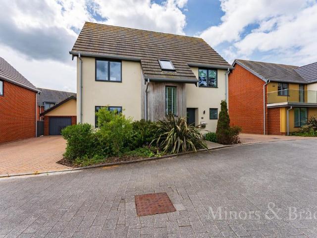 House for sale in Crostwick, Norfolk
