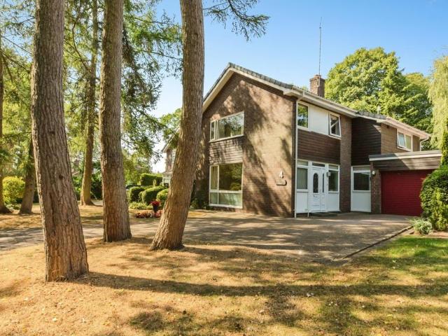 House for sale in College Gardens, Newcastle-under-Lyme