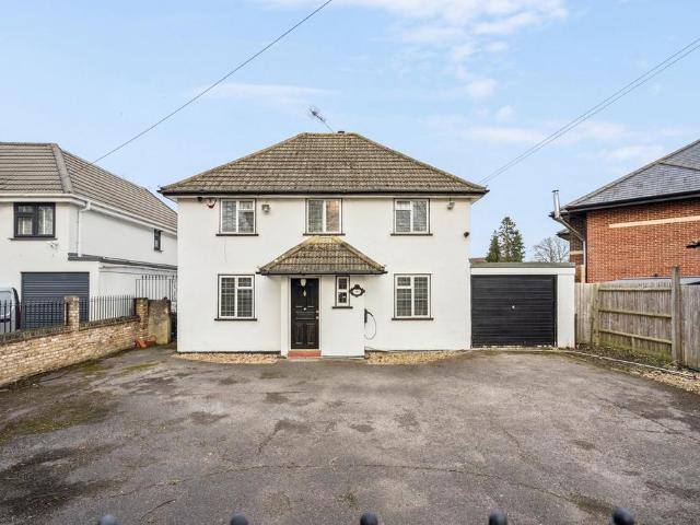 House for sale in Iver, Richings Park