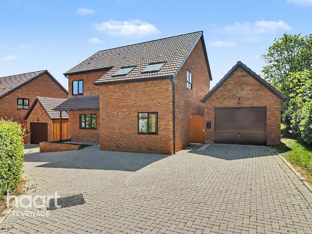 House for sale in Poplars, Shephall