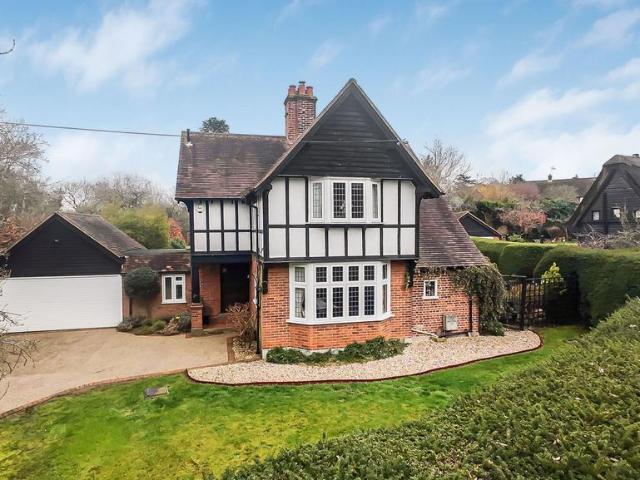 House for sale in Roydon, Epping