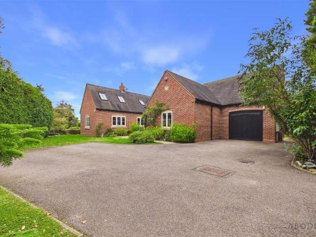 House for sale in Egginton, East Midlands