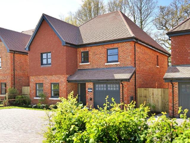 House for sale in Chiddingfold, Waverley