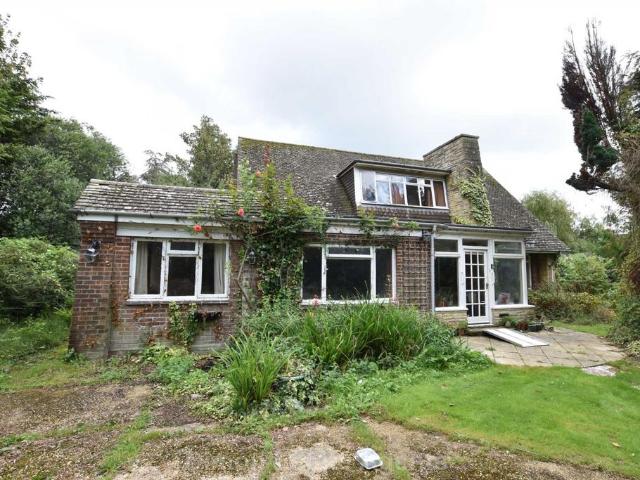House for sale in Middlecroft, Hampshire
