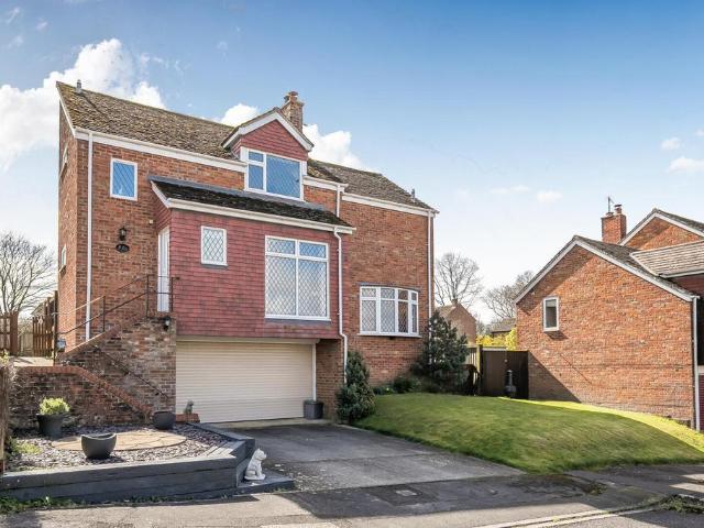 House for sale in Worton