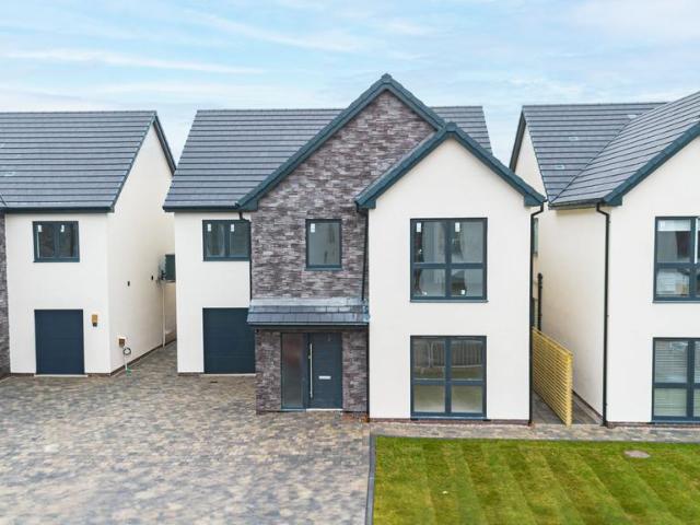 House for sale in Twiss Green, Culcheth