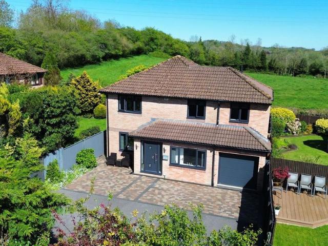 House for sale in Groes-faen, Wales