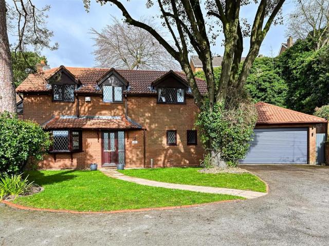 House for sale in Tettenhall, West Midlands